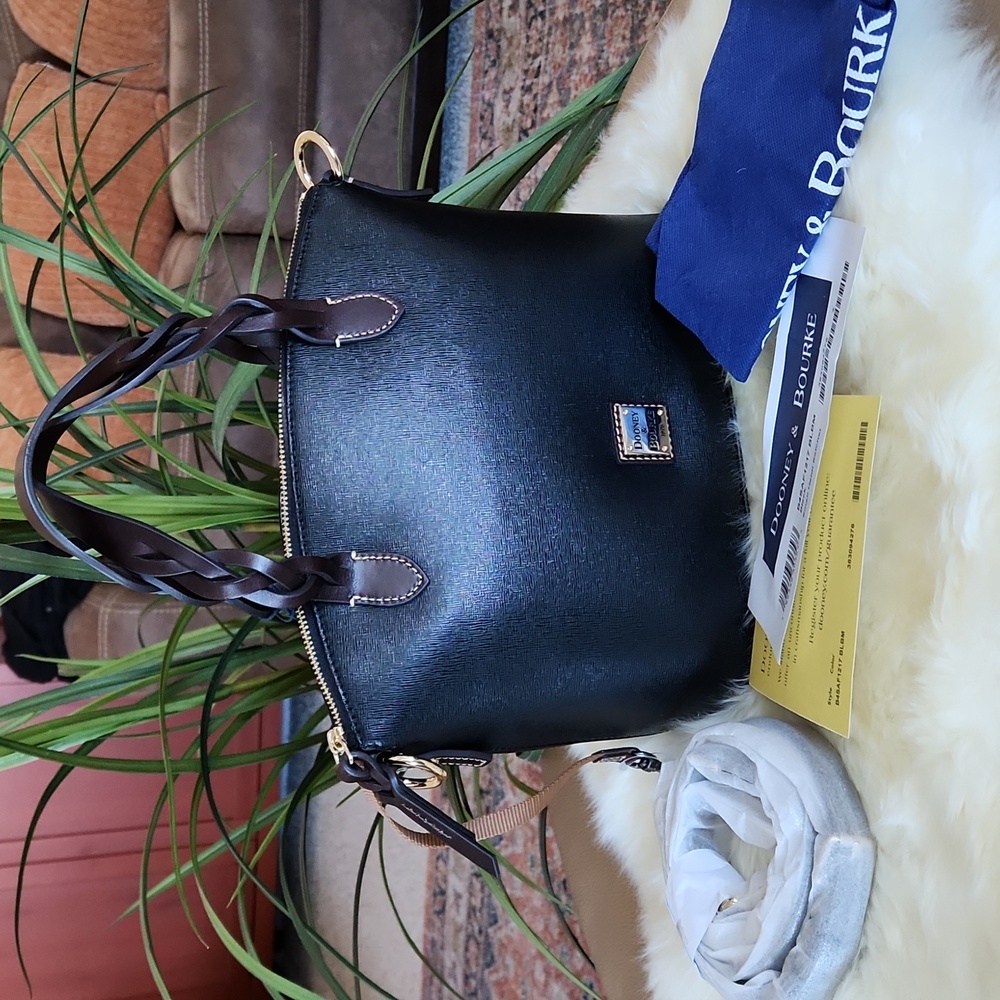 NWT Dooney & Bourke Black Saffiano Leather Heidi Satchel 🖤🎁